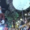 Cantata natalina e desfile do Papai Noel gigante movimentam noite na Praça Deodoro, em São Luís
