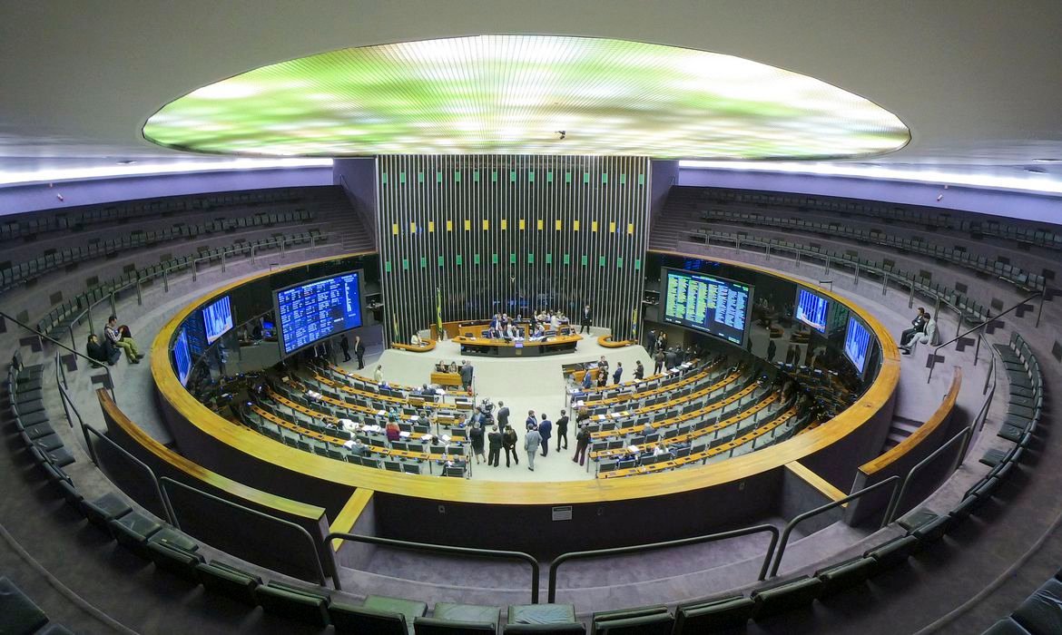Câmara aprova texto-base da PEC da Transição em primeiro turno