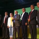 Lula anuncia Flávio Dino para ministro da justiça e mais quatro outros momes para ministérios