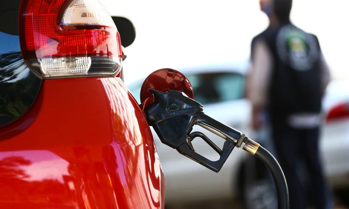 MJ pede explicações a postos sobre aumento de preços da gasolina