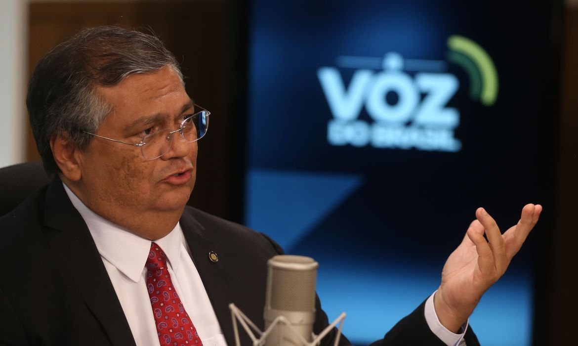 PF vai investigar crime de genocídio, diz ministro