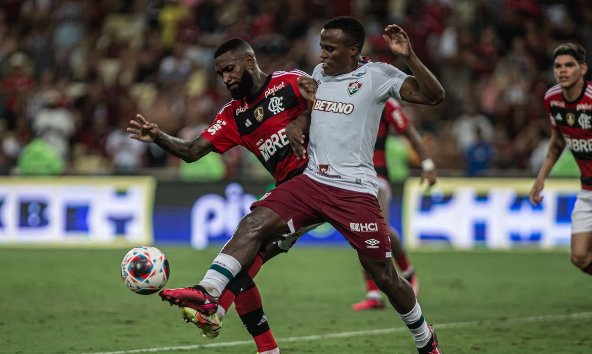 Flamengo e Fluminense começam a decidir o Campeonato Carioca