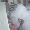 Pneu de caminhão explode ao ser calibrado e mata mecânico em borracharia, no RS