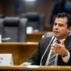Deputado Eric Costa congratula policiais militares por ato de bravura