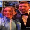 Rayssa Leal tira foto com o craque da seleção argentina, na entrega do troféu de “Atleta do Ano”