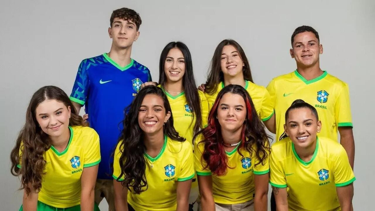 Com Rayssa Leal, jovens Atletas, lançam manifesto em apoio à seleção feminina de futebol
