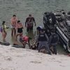 Carro capota com turistas nos Lençóis Maranhenses
