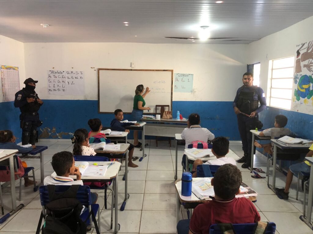 GUARDA MUNICIPAL REALIZA VISITA ESCOLAR NAS ESCOLAS DA SEDE DE GONÇALVES DIAS