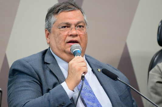 Flávio Dino rebate críticas a sua gestão no Ministério da Justiça