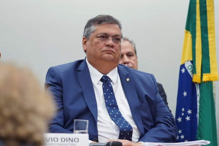 Comissão de Segurança convoca Flávio Dino para prestar esclarecimentos