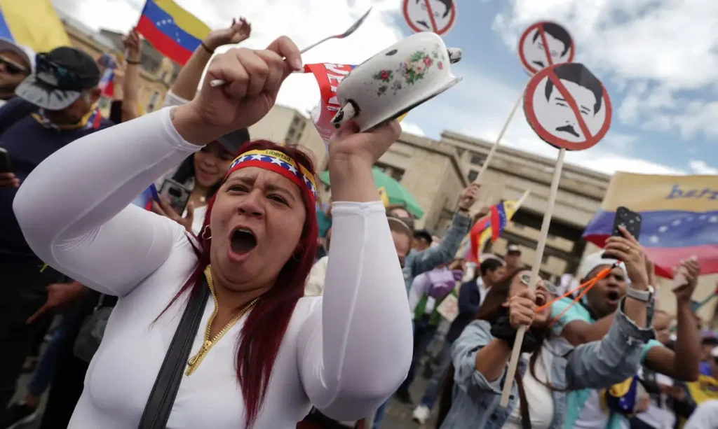 Venezuela tem dia de protestos da oposição e de apoiadores de Maduro