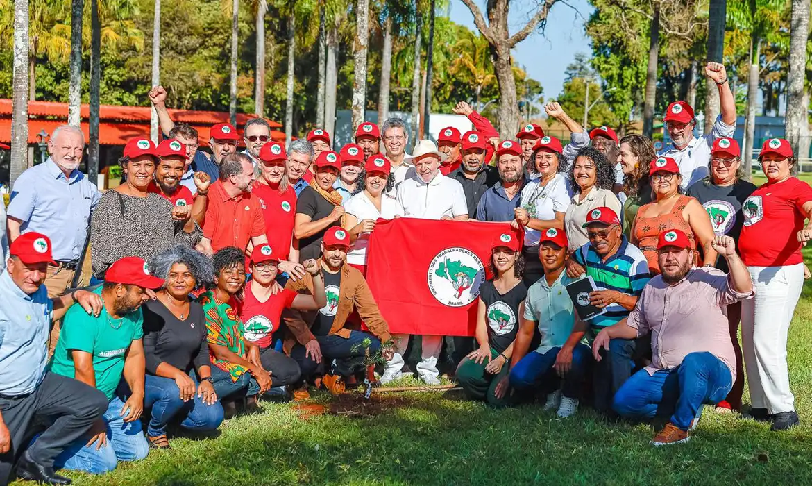 MST apresenta demandas a Lula em encontro na Granja do Torto 