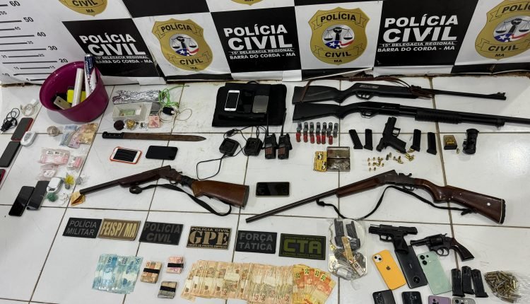 EM BARRA DO CORDA E FERNANDO FALCÃO, POLÍCIA CIVIL PRENDE SUSPEITOS DE TRÁFICO E APREENDE ARMA DE USO RESTRITO, DINHEIRO E DROGAS