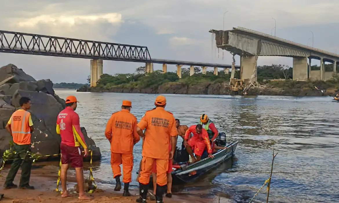 Ponte entre Tocantins e Maranhão desaba; uma morte é confirmada