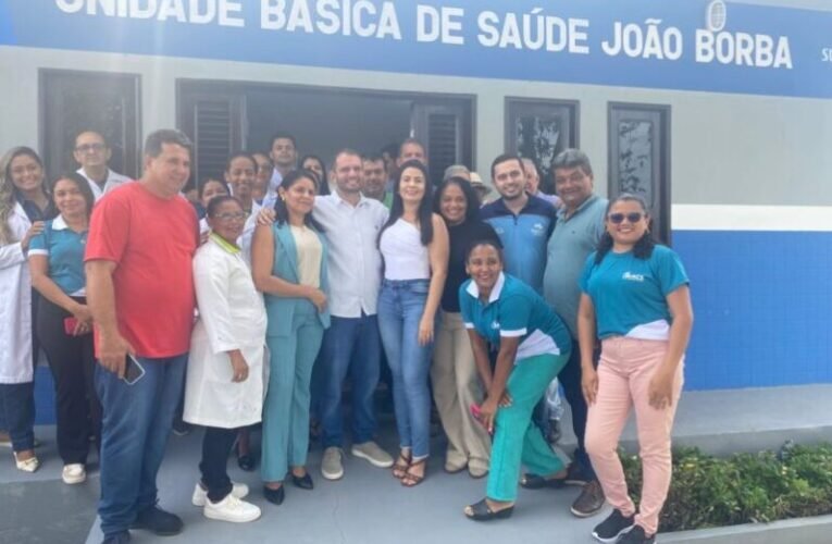 Fernando Pessoa entrega UBS reformadas e ambulância aos moradores do povoado Santa Rosa e região