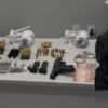 INTEGRANTE DE ORGANIZAÇÃO CRIMINOSA É PRESO COM ARMA DE FOGO, DROGAS E VEÍCULO ROUBADO EM CAXIAS