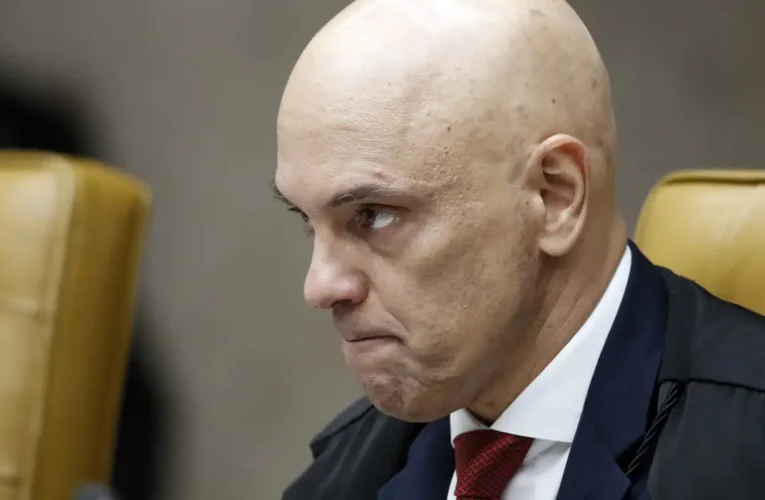 Moraes diz que Bolsonaro tem amplo acesso a inquérito do golpe