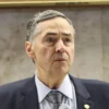 Barroso pede manifestação de Zanin e Dino sobre pedidos de impedimento no caso Bolsonaro