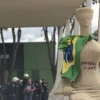 Moraes vota para condenar mulher que pichou “Perdeu, mané” no STF