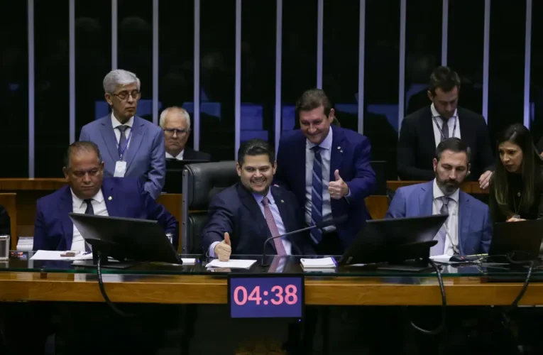 Congresso aprova novas regras para pagamento de emendas parlamentares