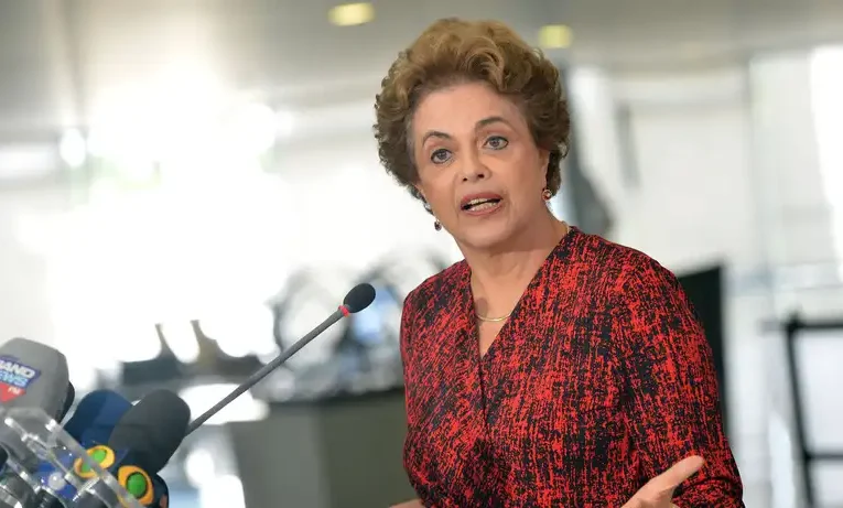 Dilma continua à frente do Banco do Brics por mais 5 anos