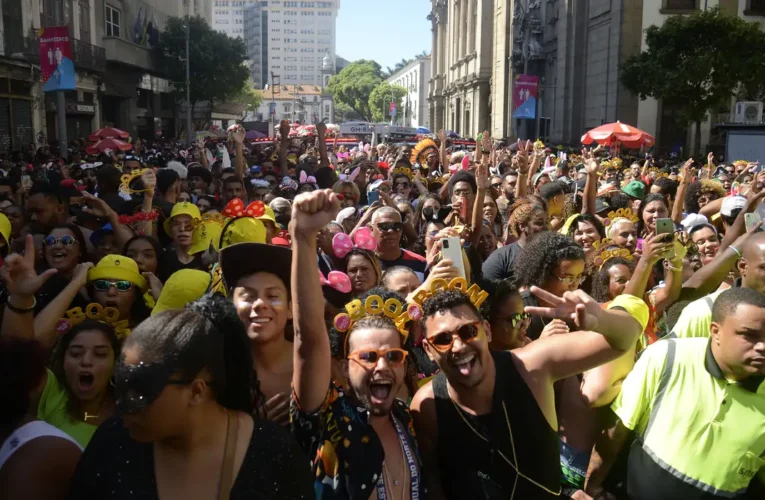 No Rio o carnaval vai até domingo, cinco blocos desfilam nesta quarta