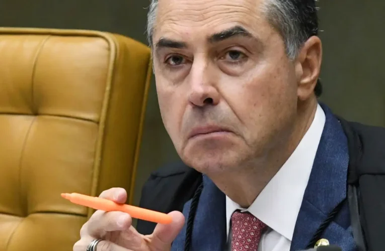 Presidente do STF rejeita impedimento de ministros para julgar denúncia contra Bolsonaro