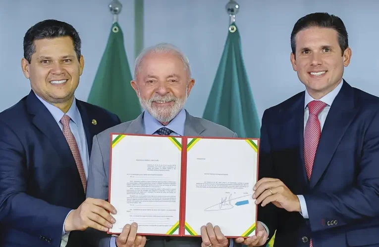 Lula entrega PEC da Segurança Pública para tramitação no Congresso