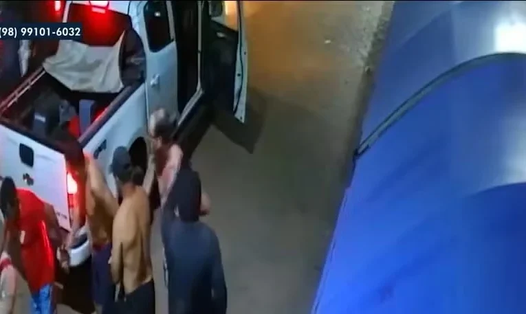 Quadrilha explode agência do Bradesco em Carolina MA
