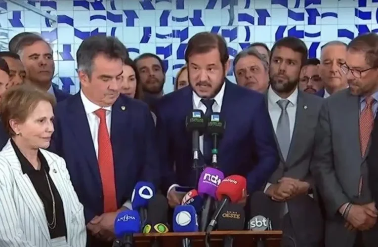 O União Brasil deu prazo de 24 horas para que filiados peçam exoneração de cargos ou funções comissionadas no governo federal