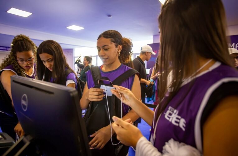 Feira online abre inscrições para empregar mais de 8 mil jovens Brasileiros