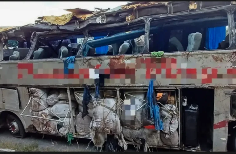 Acidente com ônibus em Pernambuco deixa ao menos 15 mortos