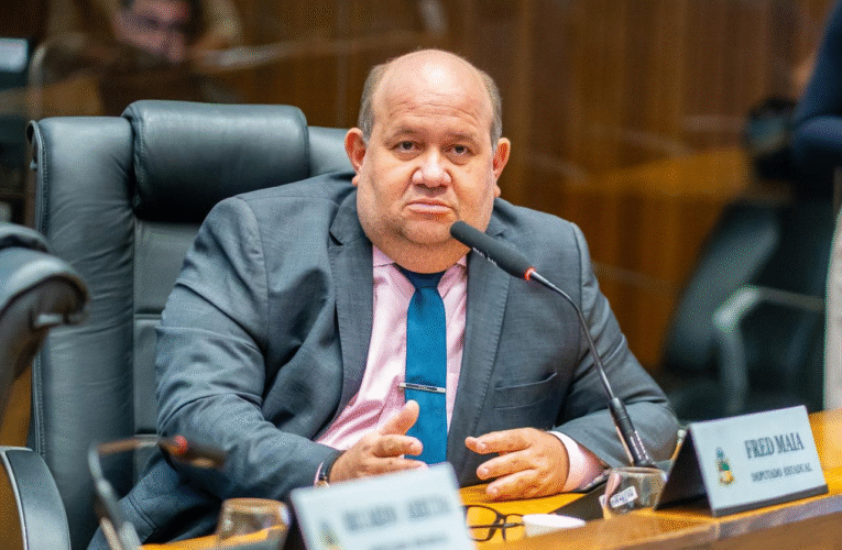 Deputado Fred Maia celebra avanços na educação do município de Pedreiras