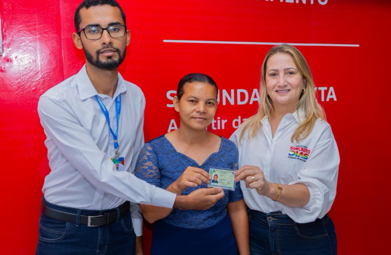 Gonçalves Dias: Prefeita Suane Dias faz entrega das primeiras cédulas de identidade na sede do Novo Procon-GD