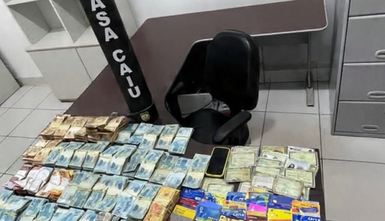 PROFESSORA É PRESA POR AGIOTAGEM E EM SUA POSSE QUASE MEIO MILHÃO DE REAIS EM TIMON