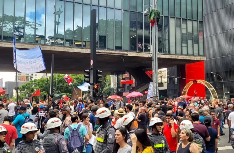 Em várias capitais, manifestantes vão às ruas contra PL da Dosimetria