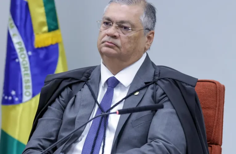 Dino proíbe emendas para entidades ligadas a parentes de parlamentares