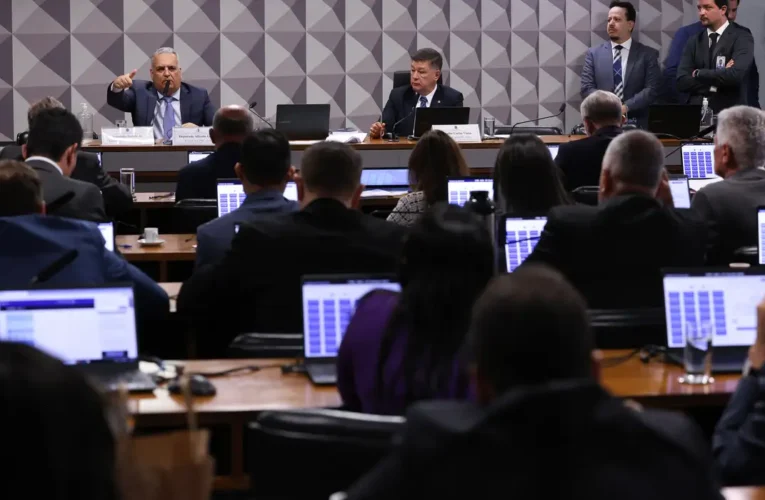 Mendonça proíbe CPMI do INSS de acessar dados de Vorcaro em sala-cofre