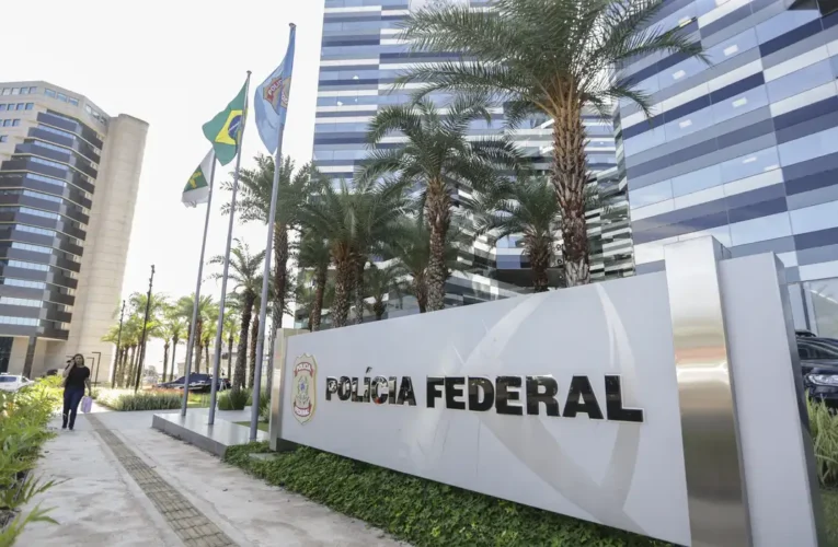 PF está com celular de Vorcaro e afirma poder enviar dados a ministros