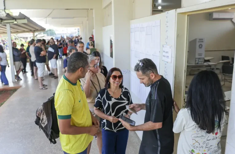 Trabalhador tem direito de sair do serviço para votar; confira a lei